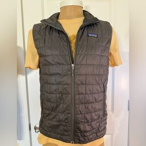 Patagonia Men’s Charcoal Quilted Vest
